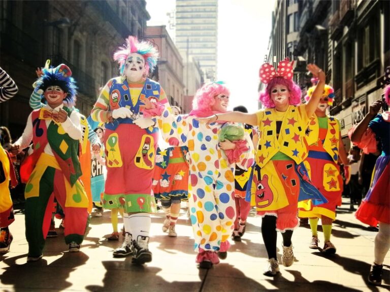 people-carnival-parade-performance-art-festival-event-1079584-pxhere.com