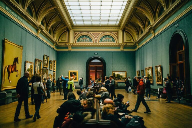 tourist-attraction-museum-art-gallery-architecture-building-crowd-1608718-pxhere.com